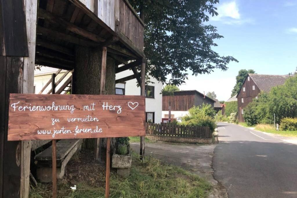 Ruhig Gelegene, Top Moderne Ferienwohnung - Hot Tub Und Sauna Gegen Aufpreis Neuhaus an Der Eger Экстерьер фото