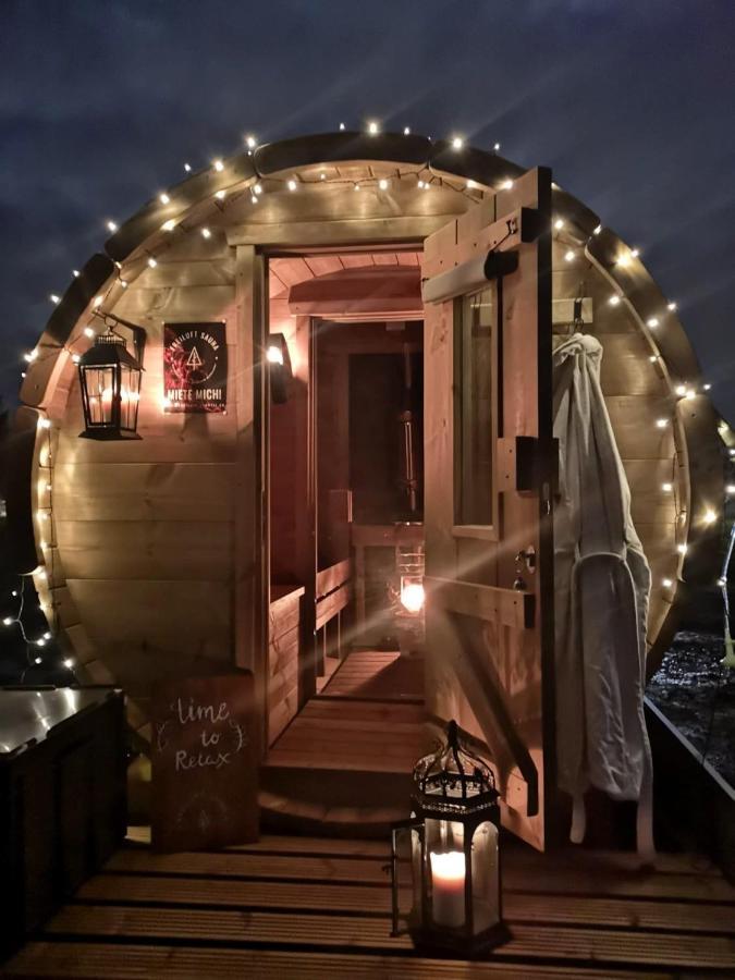 Ruhig Gelegene, Top Moderne Ferienwohnung - Hot Tub Und Sauna Gegen Aufpreis Neuhaus an Der Eger Экстерьер фото